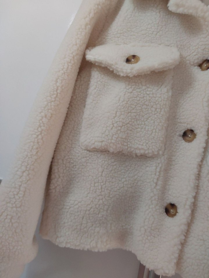 Beyaz Peluş Kısa Kadın Kaban - Görsel 3