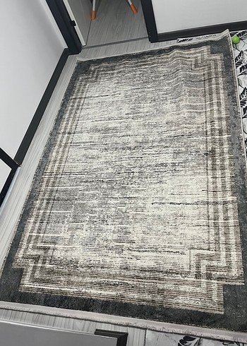 Gri Modern Klasik Desenli Halı