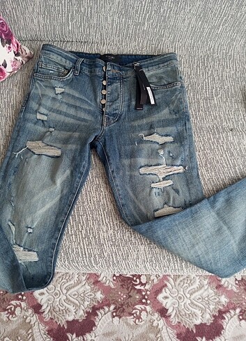 Amiri Jeans hiç giyilmedi. ithal.