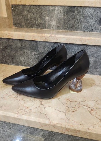 Kadın Siyah Deri Stiletto Topuklu Ayakkabı