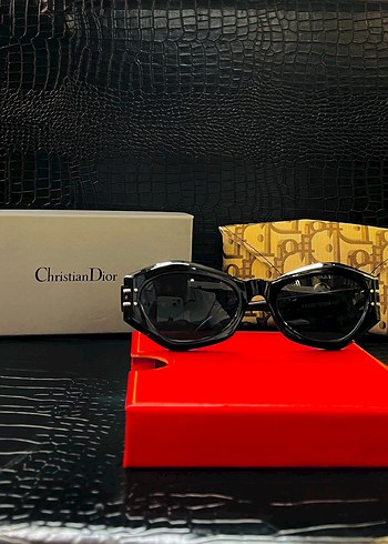 Chrıstan Dior