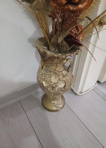 Diğer Parlak Altın Renkli Dekoratif Vazo