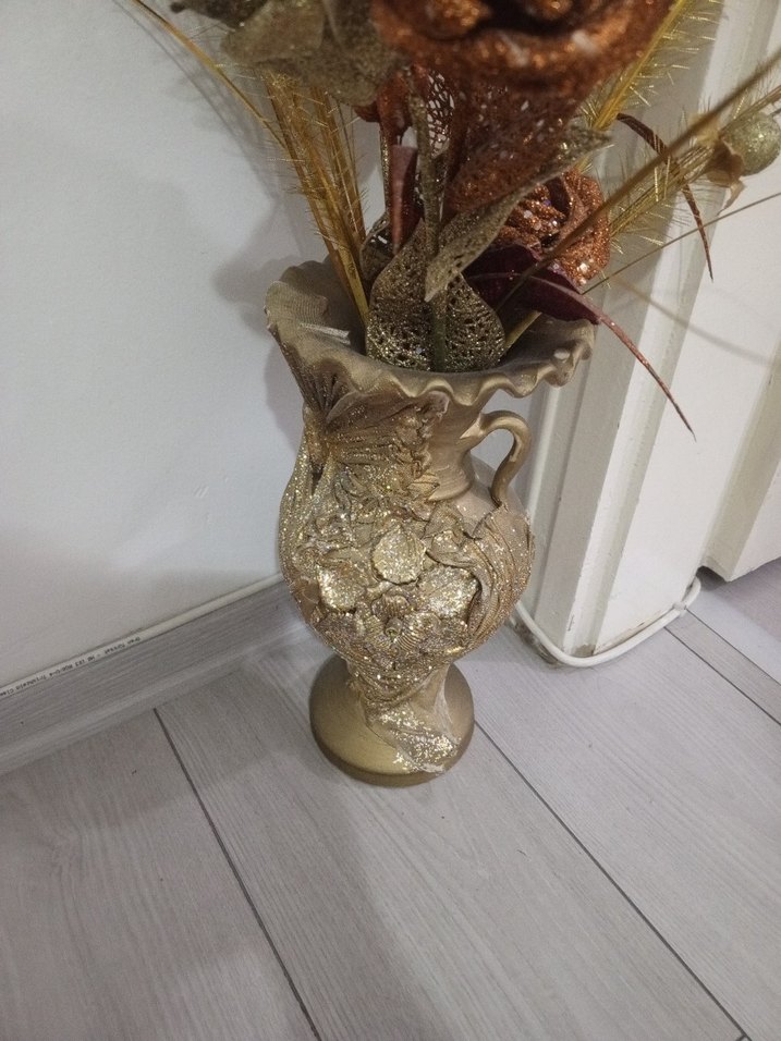 Parlak Altın Renkli Dekoratif Vazo - Görsel 2