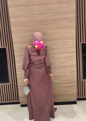 Pembe uzun kuyruklu saten abiye - Görsel 2