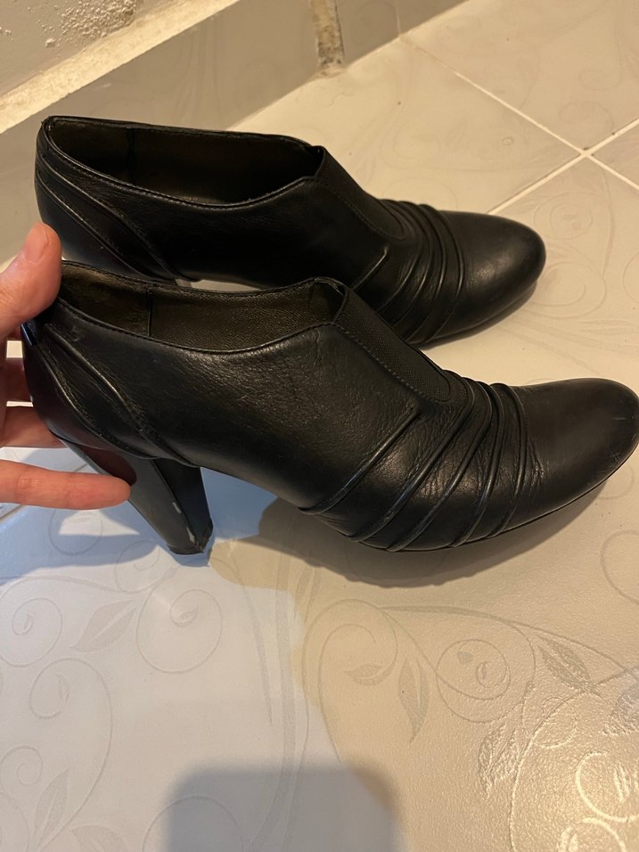 Kadın Siyah Pileli Goth Bot - Görsel 2