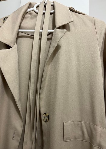 Bej Uzun Düğmeli Kadın Trençkot - Görsel 4