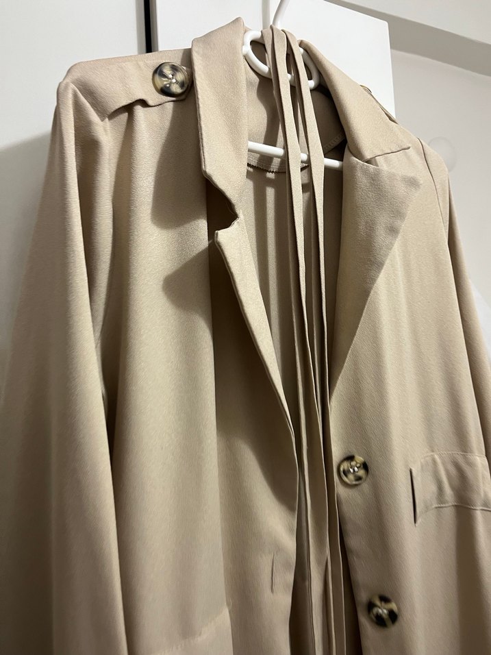 Bej Uzun Düğmeli Kadın Trençkot - Görsel 3