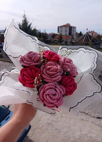 Amigurumi örgü el yapımı buket güller 