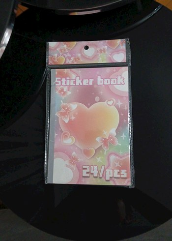 24 Parça Sticker Kitabı