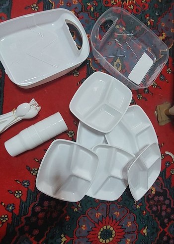 Beyaz Bölmeli Tabak ve Kapaklı Saklama Kabı Seti