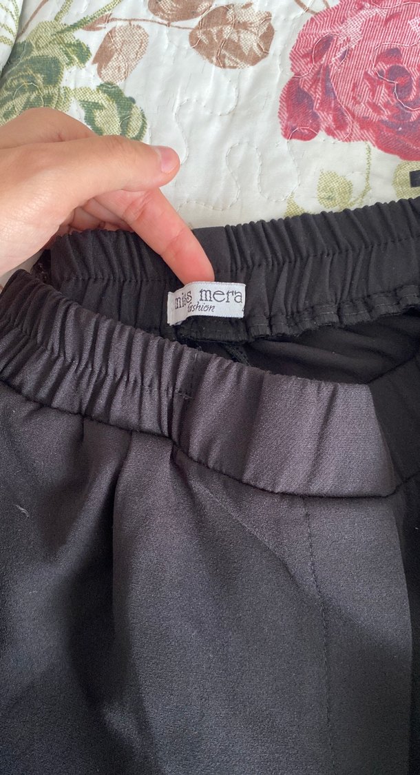 Siyah Piliseli Kadın Kumaş Pantolon - Görsel 2