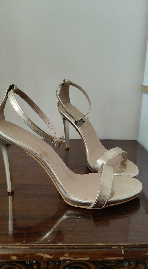 Bej Parlak Tokalı İnce Topuklu Kadın Ayakkabı - Görsel 4