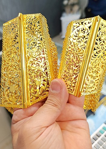 El işi akıtma altın kaplama tüm bilekler için uygun