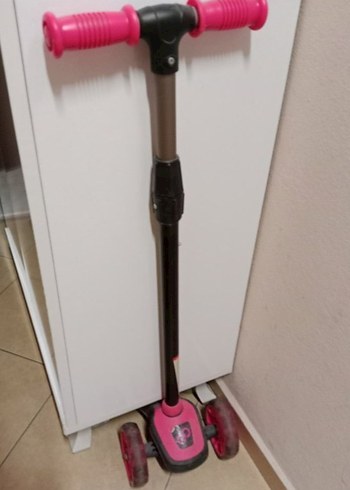 Pembe Çocuk Scooter'ı - Görsel 2