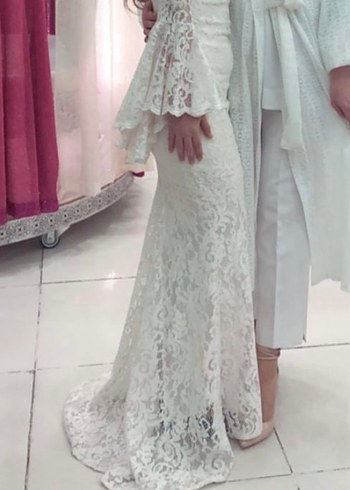 Dantel Detaylı Beyaz Uzun Straplez Nişan Elbisesi - Görsel 2