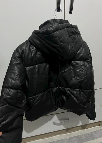 Siyah Deri Kemerli Kısa Kadın Mont - Görsel 3