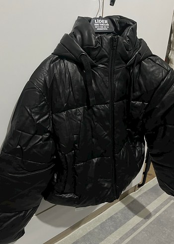 Siyah Deri Kemerli Kısa Kadın Mont - Görsel 2