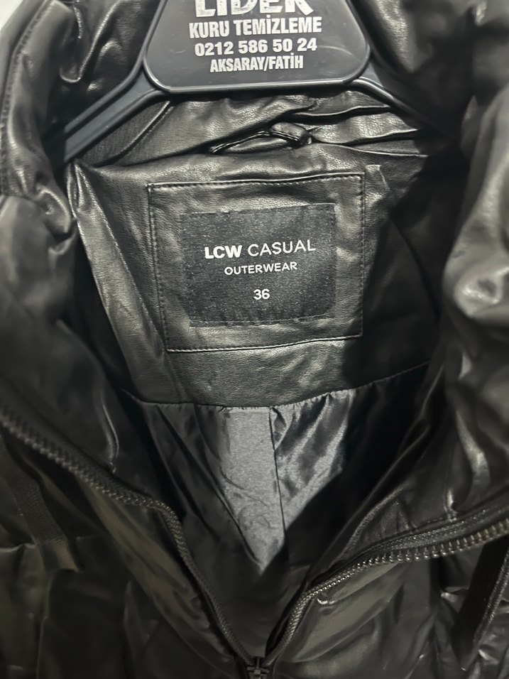 Siyah Deri Kemerli Kısa Kadın Mont - Görsel 4