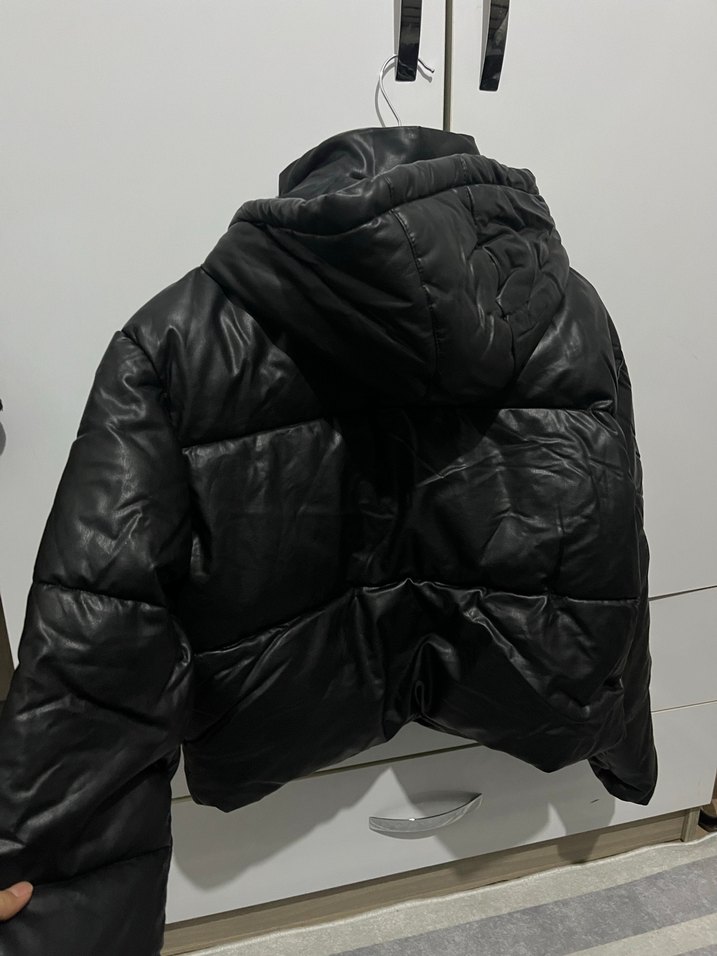 Siyah Deri Kemerli Kısa Kadın Mont - Görsel 3