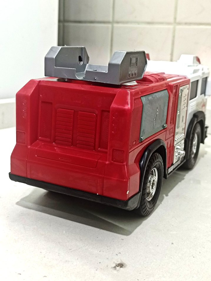 Klasik Amerikan oyuncak itfaiye aracı - Görsel 5
