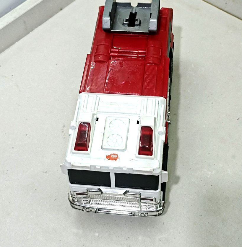 Klasik Amerikan oyuncak itfaiye aracı - Görsel 4