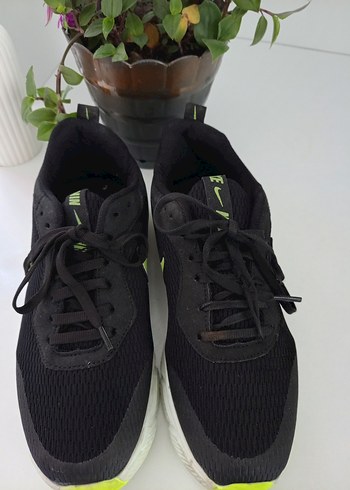 Nike Yeşil Detaylı Siyah Spor Ayakkabı