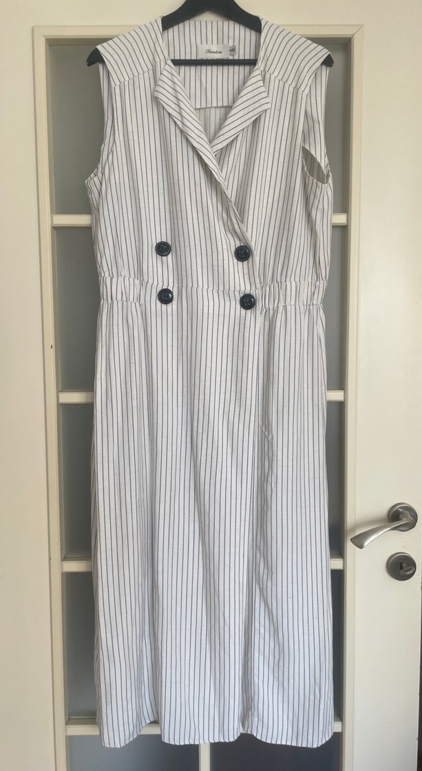 Random Marka Düğmeli Çizgili Keten Uzun Elbise - Görsel 3