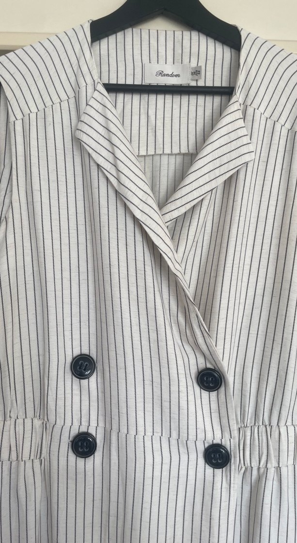 Random Marka Düğmeli Çizgili Keten Uzun Elbise - Görsel 4