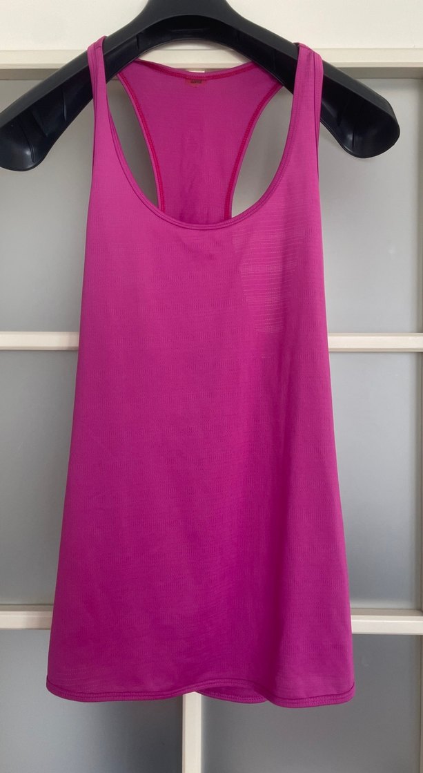 Koyu Pembe Sporcu Kadın Atlet - Görsel 2