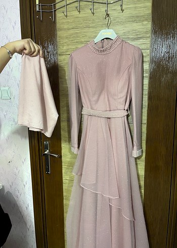 Pembe Uzun Kollu İnci Detaylı Drapeli Abiye Elbise - Görsel 3