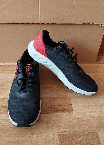  UNDER ARMOUR PURSUIT 3 Tech