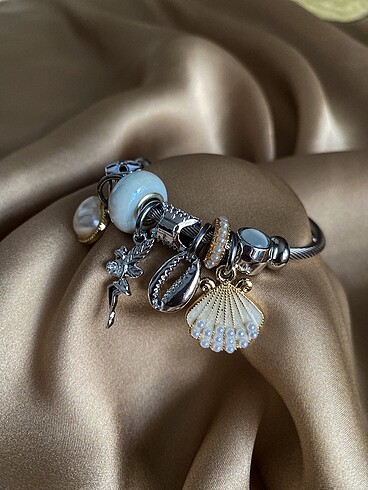 Pearl Whisper İstiridyeli Gümüş Charm Bileklik