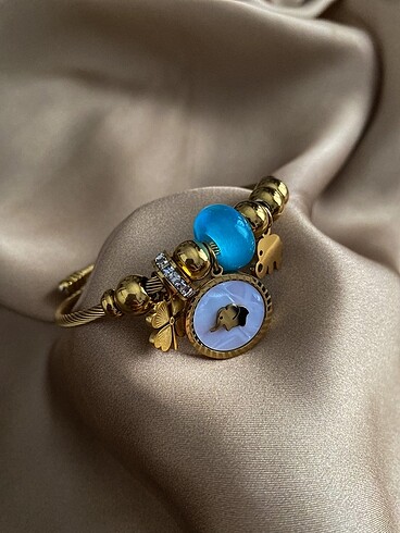 Diğer Mavi Taşlı Gold Renk Charm Bileklik