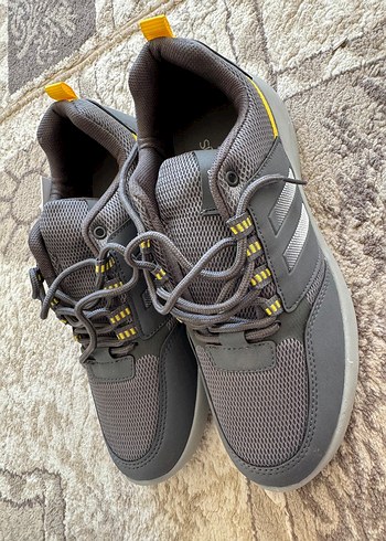 Gri Erkek Spor Ayakkabı Velcro