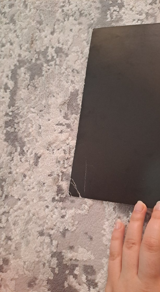 İz - Zeynep Sey Romanı - Görsel 3