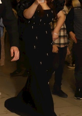 Siyah Drapeli Uzun V Yaka Gotik Abiye