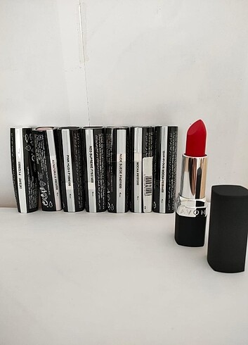 Avon ruj 