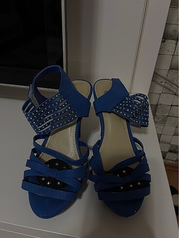 Mavi topuklu ayakabı - Görsel 2