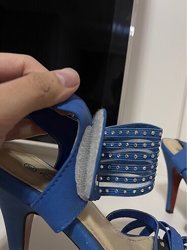 Mavi topuklu ayakabı - Görsel 4