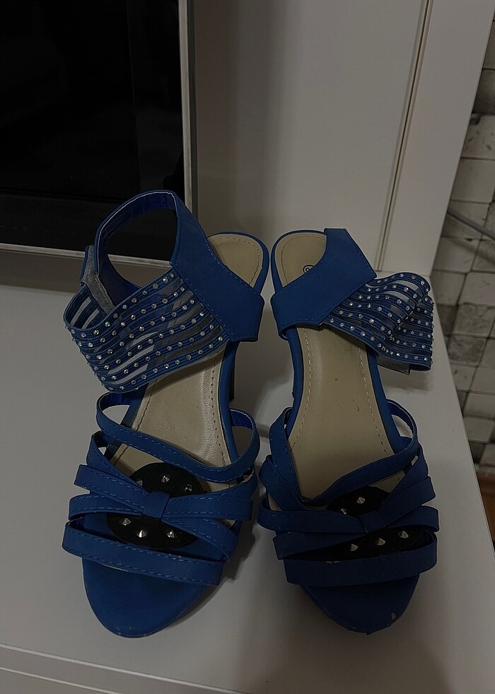 Mavi topuklu ayakabı - Görsel 2