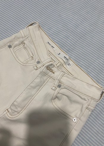 MNG Beyaz Fermuarlı Kadın Denim Pantolon - Görsel 2