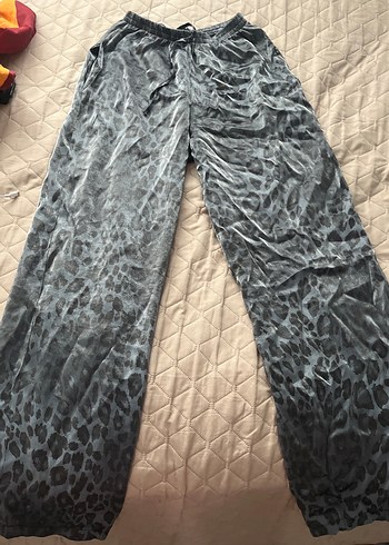 Gri Batik Desenli Rahat Kesim Kadın Pantolon