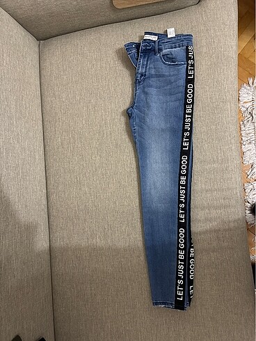 36 Beden mavi Renk Stradivarius jean