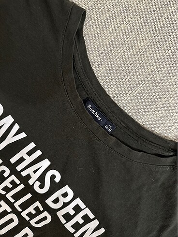 BERSHKA TSHİRT