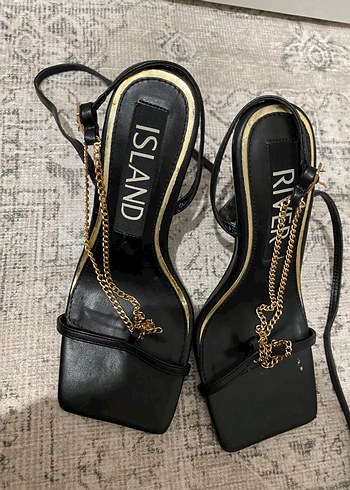 River Island Zincir Detaylı Siyah Deri Stiletto