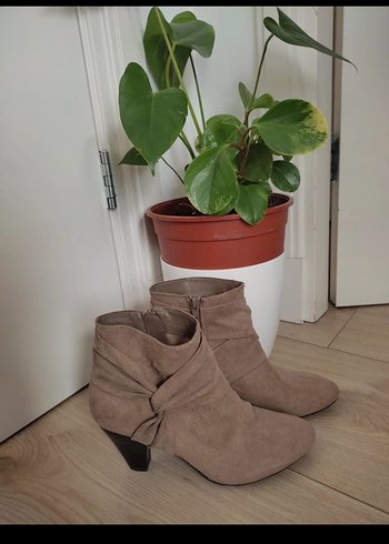Gezer Kahverengi Süet Kadın Dolgu Topuklu Bot