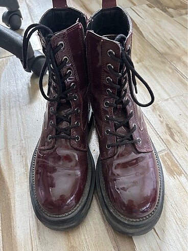 Stradivarius tabanlı bordo bot