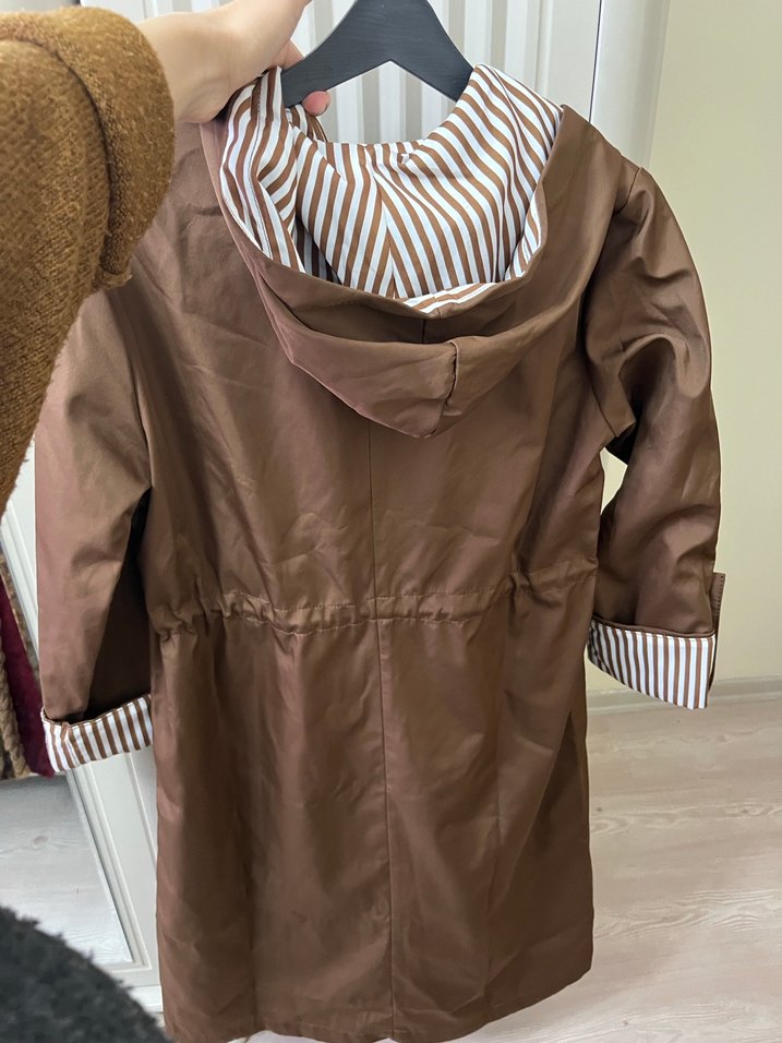 Kadın Kahverengi Uzun Fermuarlı Yağmurluk - Görsel 2