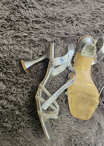 Diğer Gümüş Renkli Tokalı Stiletto Kadın Abiye Ayakkabı