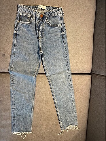 32 Beden mavi Renk Zara marka jean